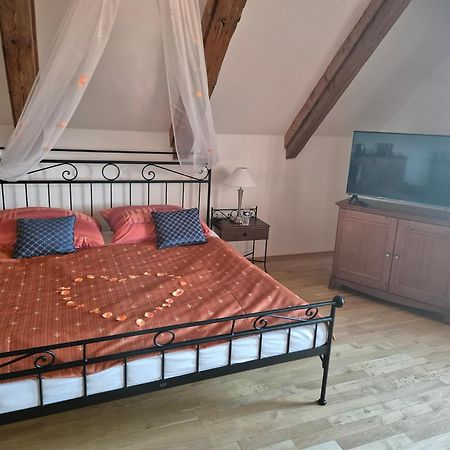 Hotelový a jezdecký areál Dvůr Krutěnice Exterior foto