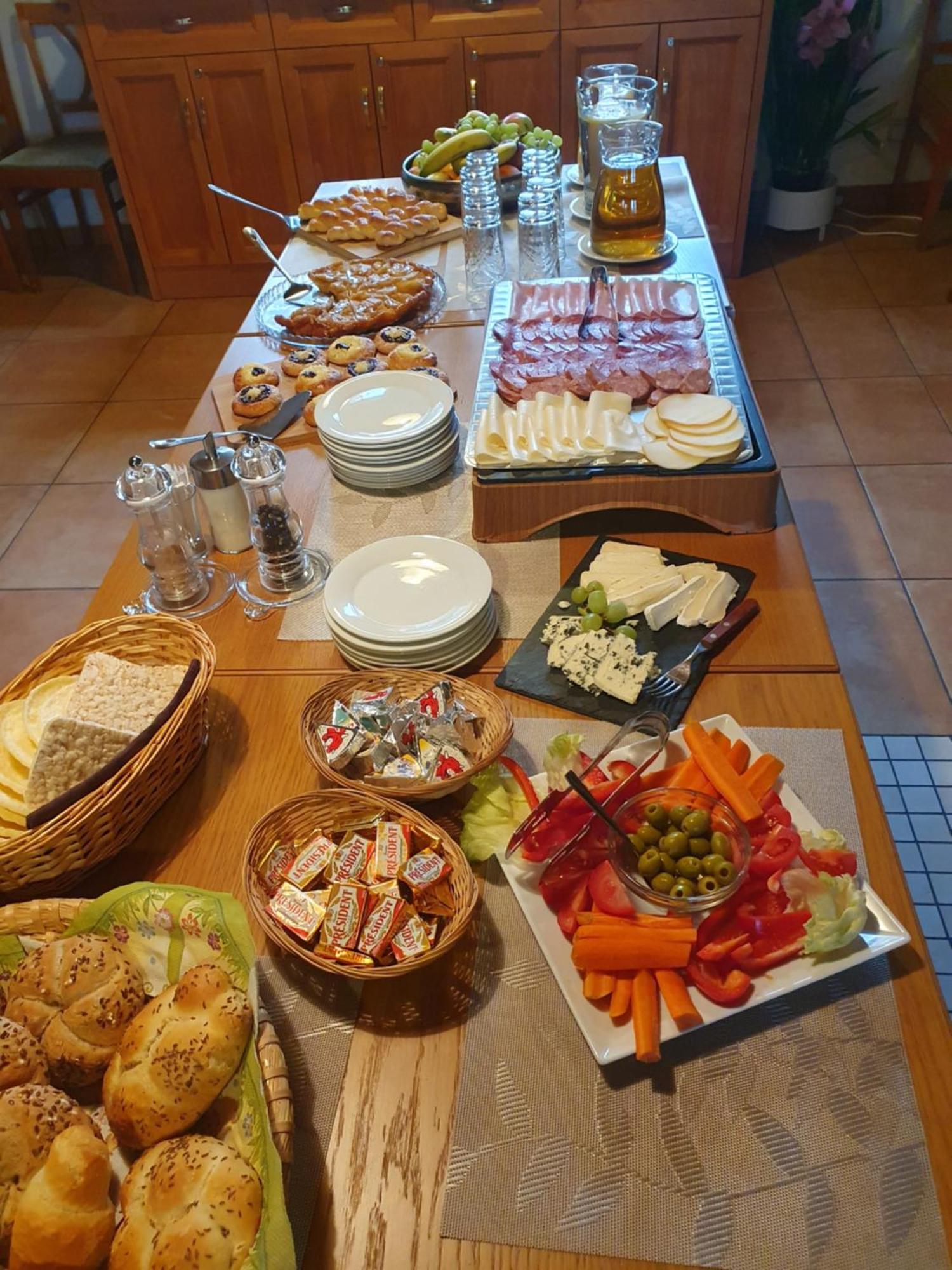 Hotelový a jezdecký areál Dvůr Krutěnice Exterior foto