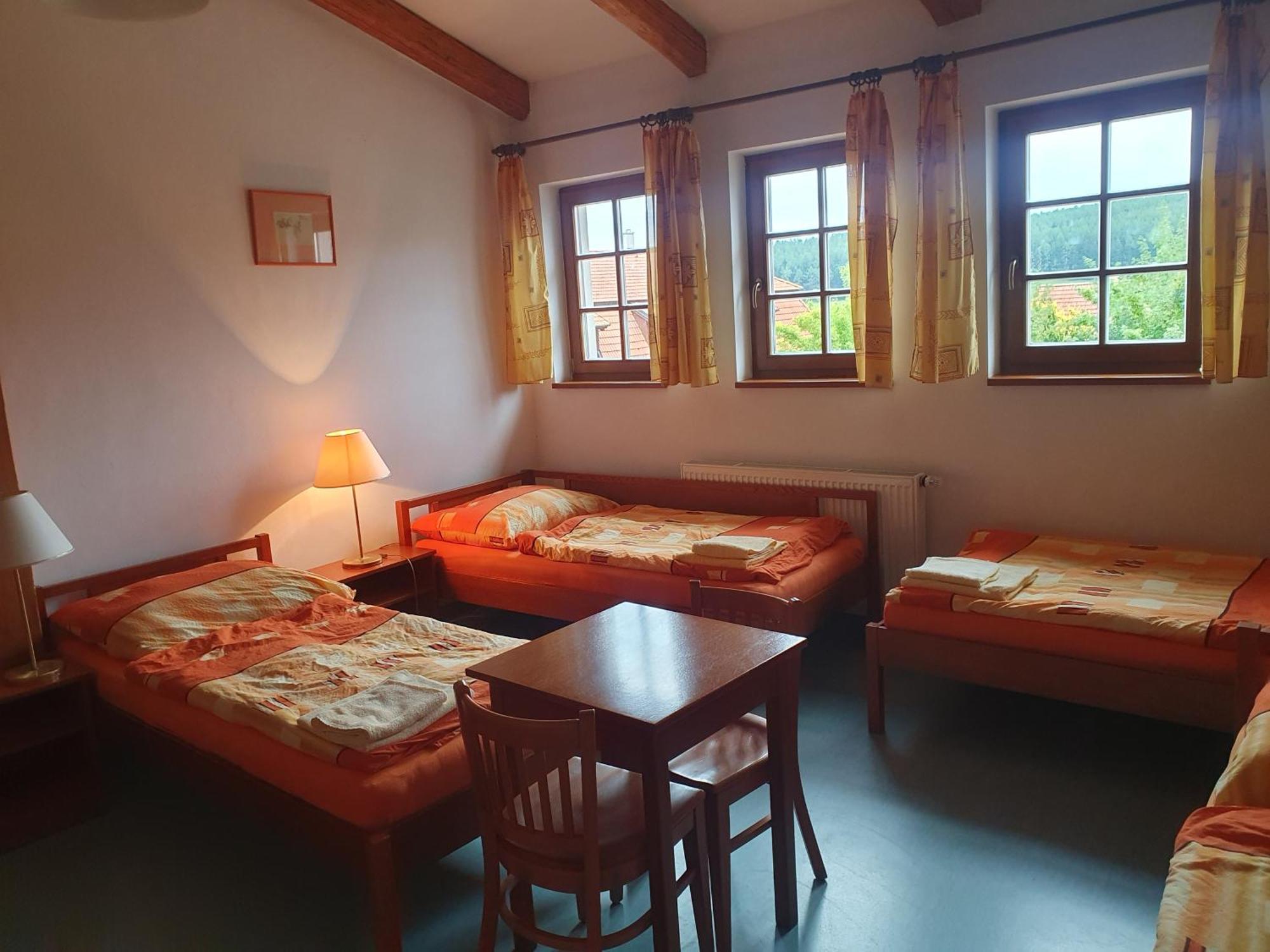 Hotelový a jezdecký areál Dvůr Krutěnice Exterior foto